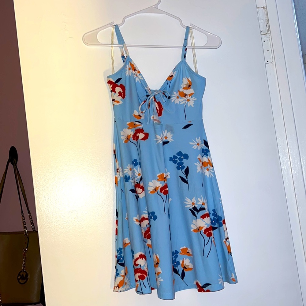Socialite dress size ca Color blue floral